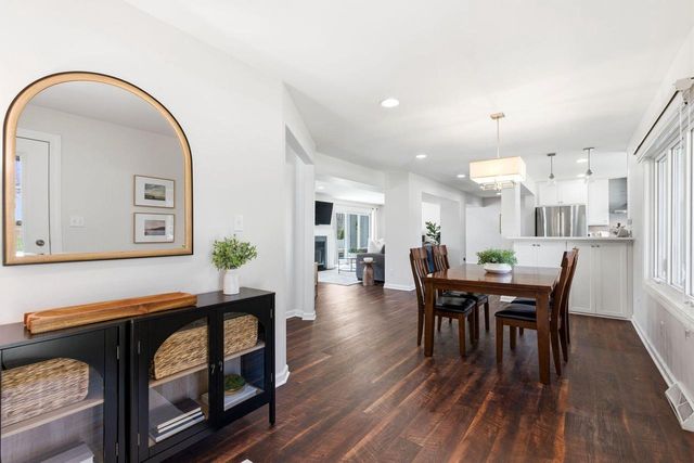 1633 W Eleanor PLACE, Mequon, WI 53092
