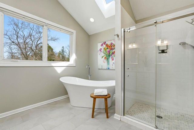 1633 W Eleanor PLACE, Mequon, WI 53092