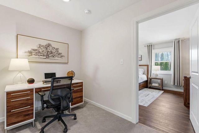 1633 W Eleanor PLACE, Mequon, WI 53092
