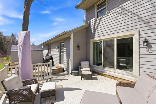 1633 W Eleanor PLACE, Mequon, WI 53092