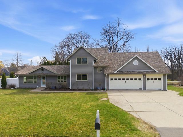 1633 W Eleanor PLACE, Mequon, WI 53092