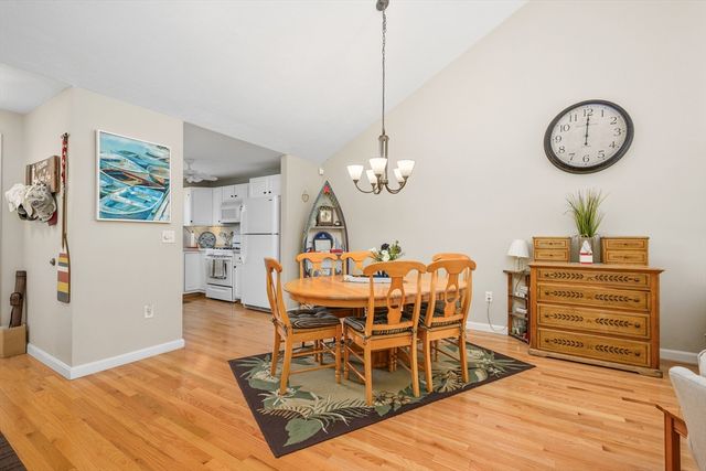1 Sandview Ter 1, Mashpee, MA 02649