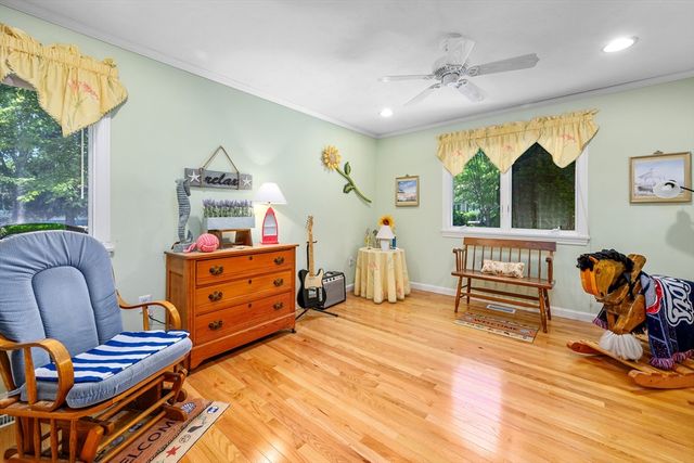 1 Sandview Ter 1, Mashpee, MA 02649