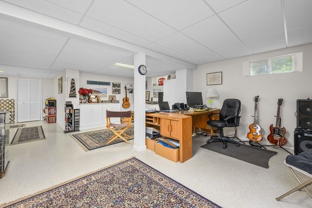 1 Sandview Ter 1, Mashpee, MA 02649