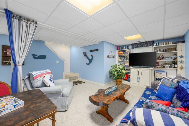 1 Sandview Ter 1, Mashpee, MA 02649