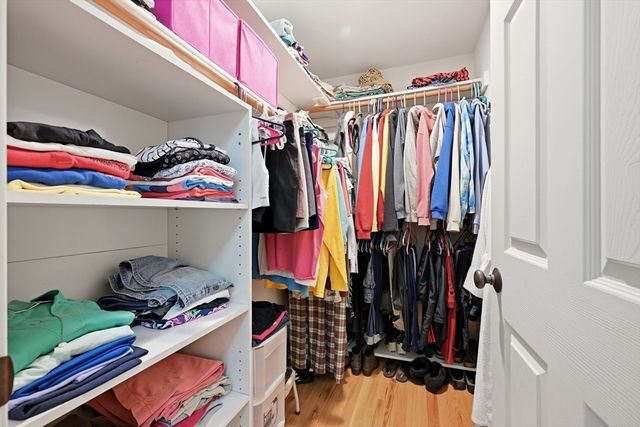 1 Sandview Ter 1, Mashpee, MA 02649