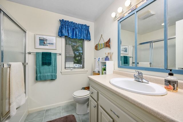 1 Sandview Ter 1, Mashpee, MA 02649