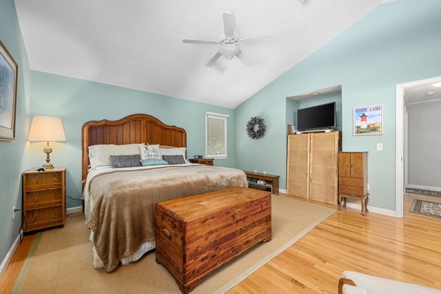 1 Sandview Ter 1, Mashpee, MA 02649
