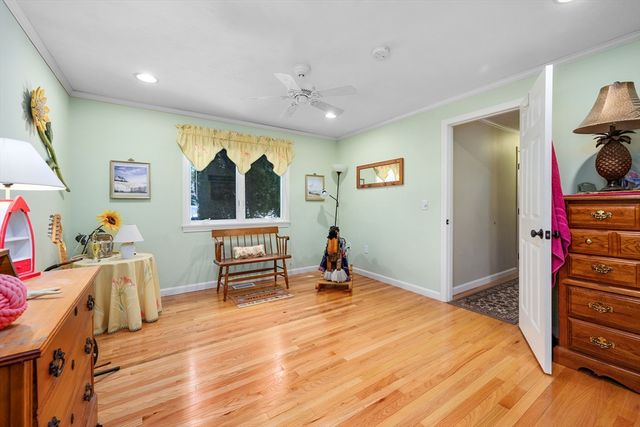 1 Sandview Ter 1, Mashpee, MA 02649