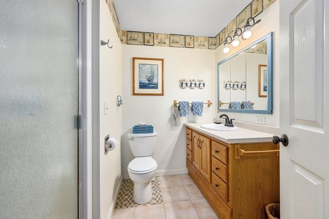 1 Sandview Ter 1, Mashpee, MA 02649