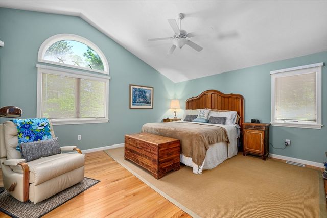 1 Sandview Ter 1, Mashpee, MA 02649