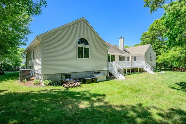 1 Sandview Ter 1, Mashpee, MA 02649