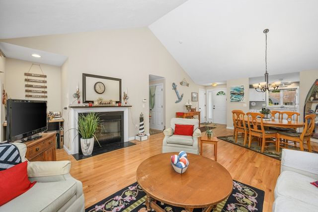 1 Sandview Ter 1, Mashpee, MA 02649
