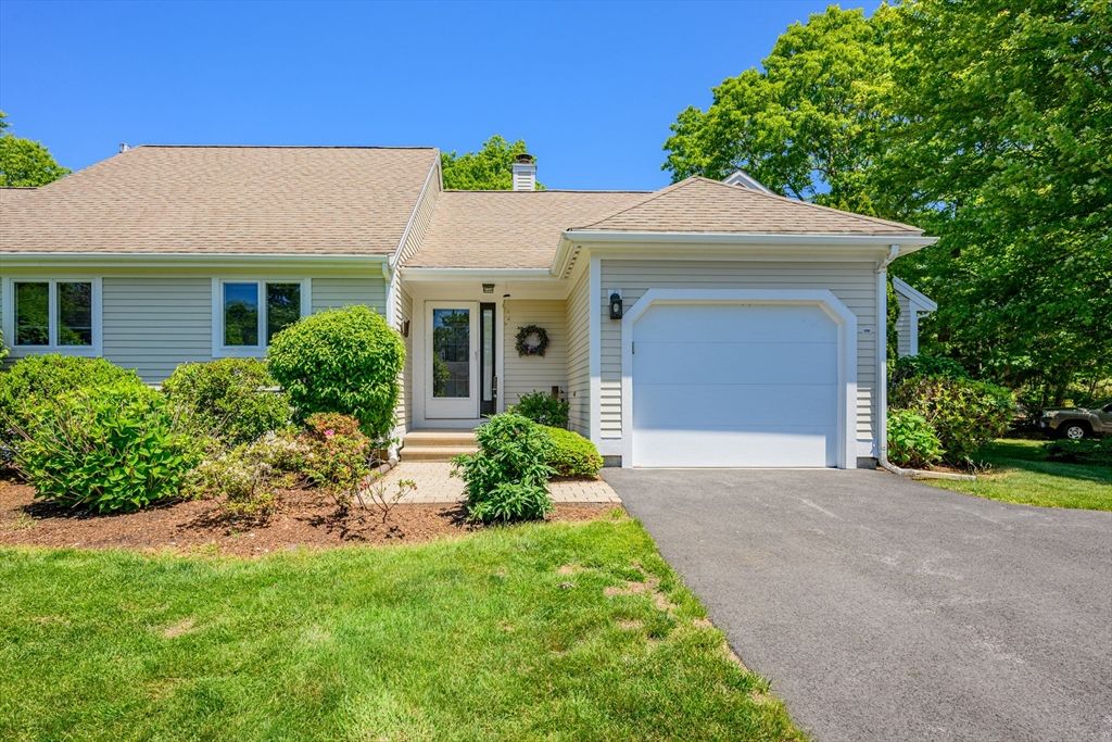 1 Sandview Ter 1, Mashpee, MA 02649