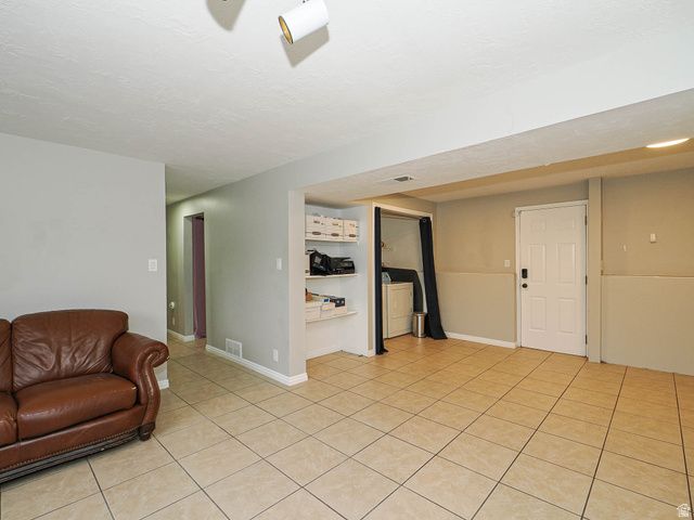 361 E 10450 S, Sandy, UT 84070