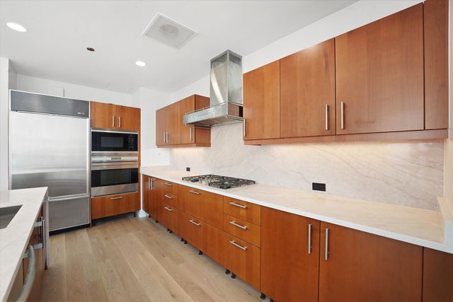 401 N WABASH Avenue 81F, Chicago, IL 60611