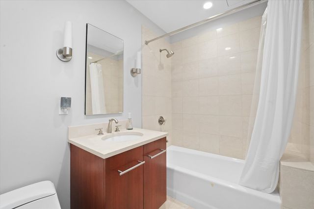 401 N WABASH Avenue 81F, Chicago, IL 60611