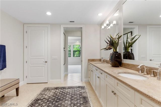 16382 Viansa WAY 3-102, Naples, FL 34110
