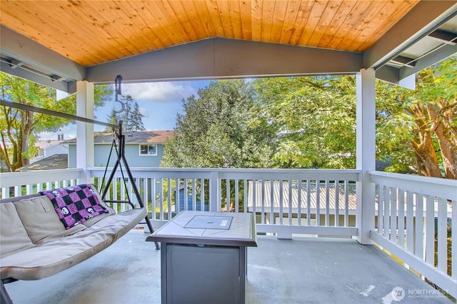 27025 14th Avenue S, Des Moines, WA 98918