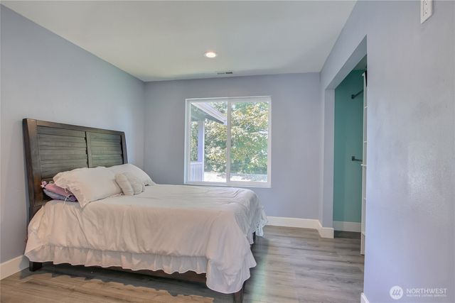 27025 14th Avenue S, Des Moines, WA 98918