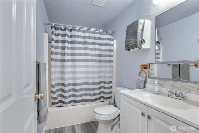 27025 14th Avenue S, Des Moines, WA 98918