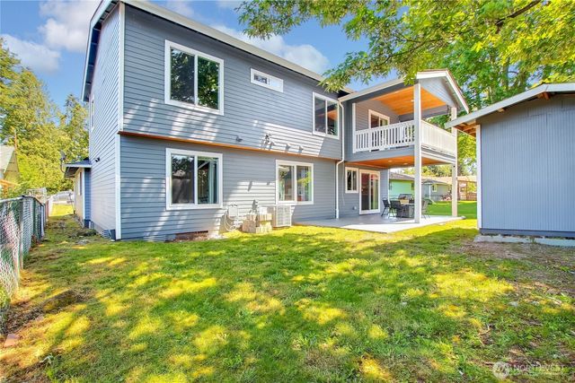 27025 14th Avenue S, Des Moines, WA 98918