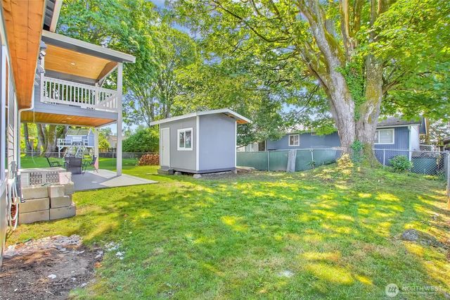 27025 14th Avenue S, Des Moines, WA 98918