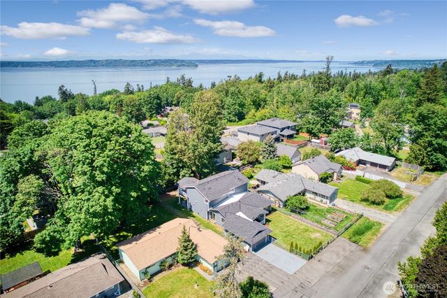 27025 14th Avenue S, Des Moines, WA 98918