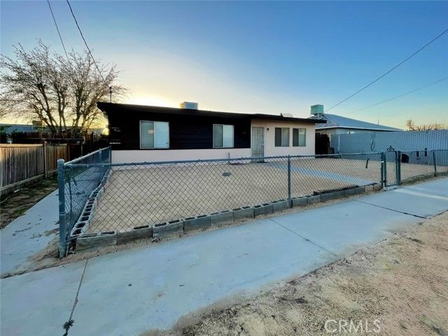 44817 Redwood, Lancaster, CA 93534