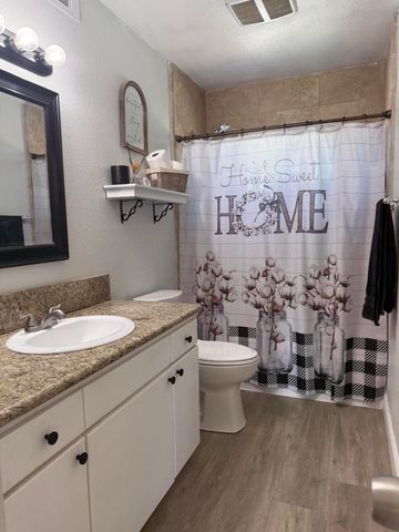 1074 Raymond Road, Hanford, CA 93230