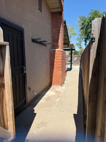 1074 Raymond Road, Hanford, CA 93230