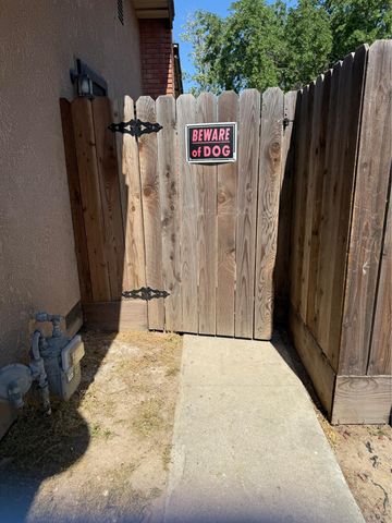 1074 Raymond Road, Hanford, CA 93230