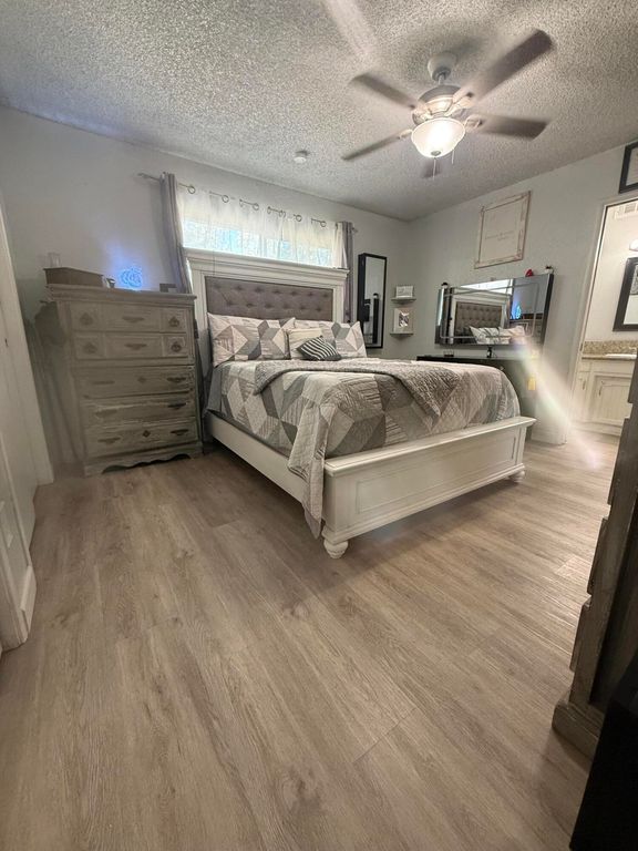 Image 24 of property listing at 1074 Raymond Road, Hanford, CA 93230