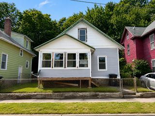734 13th Street, Rock Island, IL 61201