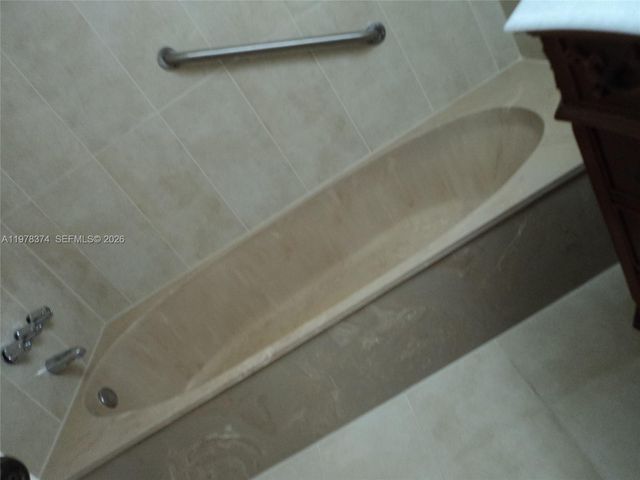 1301 NE 7th St 511, Hallandale Beach, FL 33009