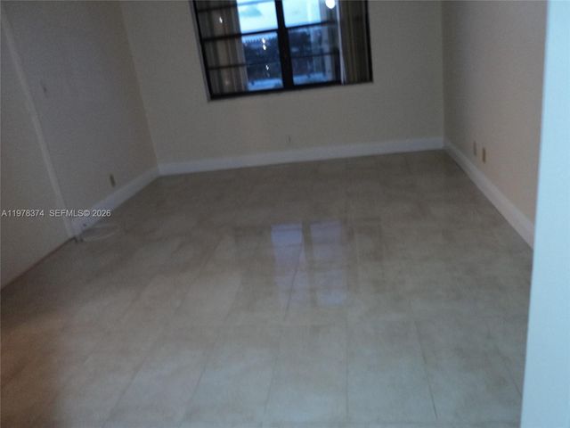 1301 NE 7th St 511, Hallandale Beach, FL 33009