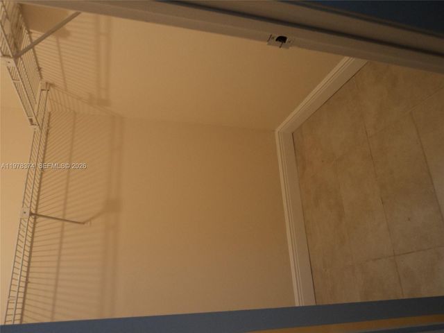 1301 NE 7th St 511, Hallandale Beach, FL 33009