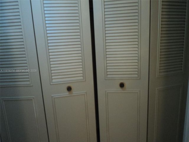 1301 NE 7th St 511, Hallandale Beach, FL 33009