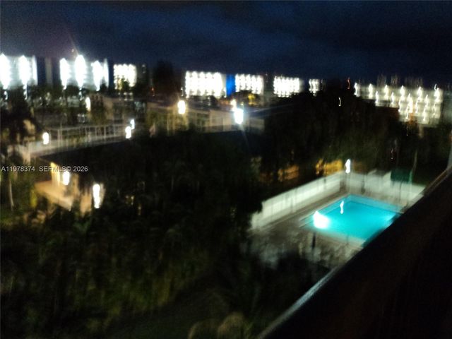 1301 NE 7th St 511, Hallandale Beach, FL 33009