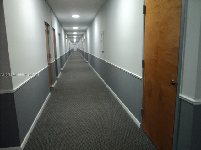 1301 NE 7th St 511, Hallandale Beach, FL 33009