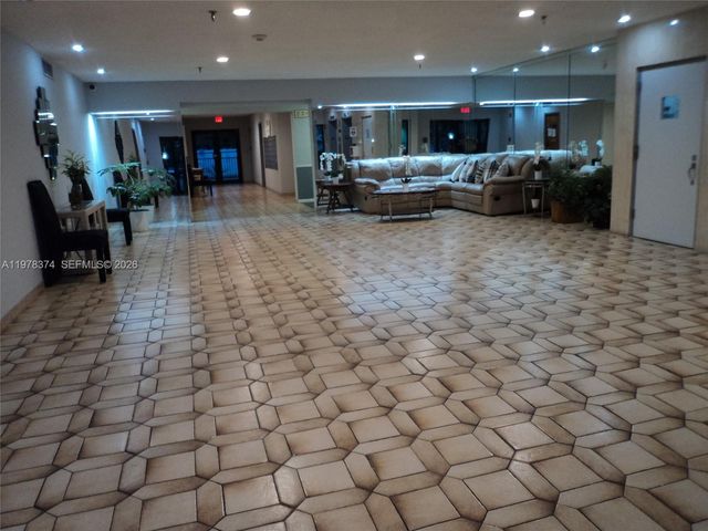 1301 NE 7th St 511, Hallandale Beach, FL 33009