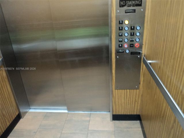 1301 NE 7th St 511, Hallandale Beach, FL 33009