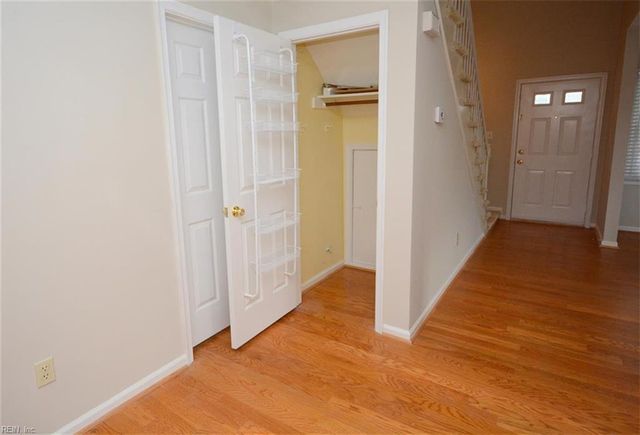 964 Saint Andrews Reach Apt A, Chesapeake, VA 23320