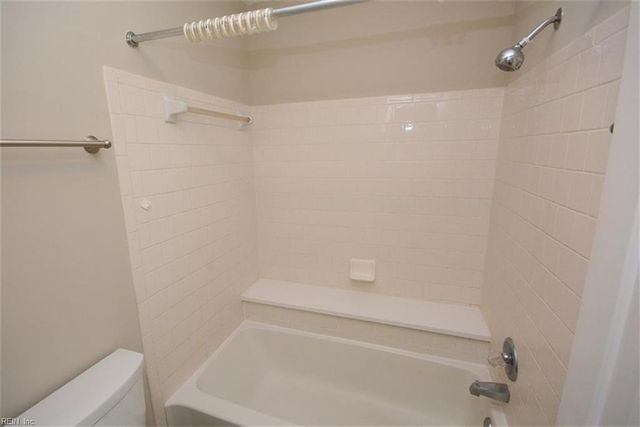 964 Saint Andrews Reach Apt A, Chesapeake, VA 23320