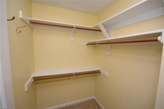 964 Saint Andrews Reach Apt A, Chesapeake, VA 23320