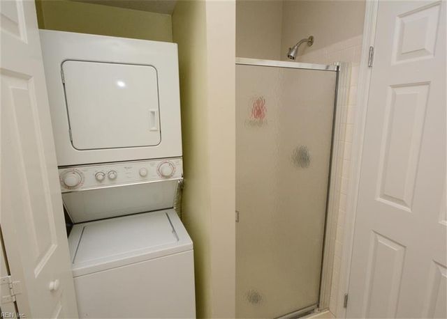 964 Saint Andrews Reach Apt A, Chesapeake, VA 23320