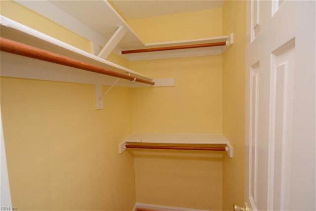 964 Saint Andrews Reach Apt A, Chesapeake, VA 23320