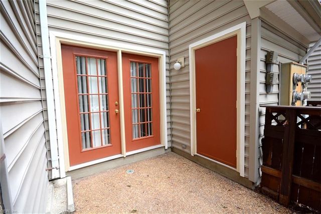 964 Saint Andrews Reach Apt A, Chesapeake, VA 23320