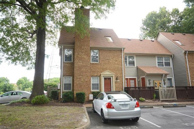 964 Saint Andrews Reach Apt A, Chesapeake, VA 23320