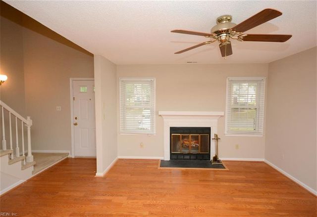 964 Saint Andrews Reach Apt A, Chesapeake, VA 23320